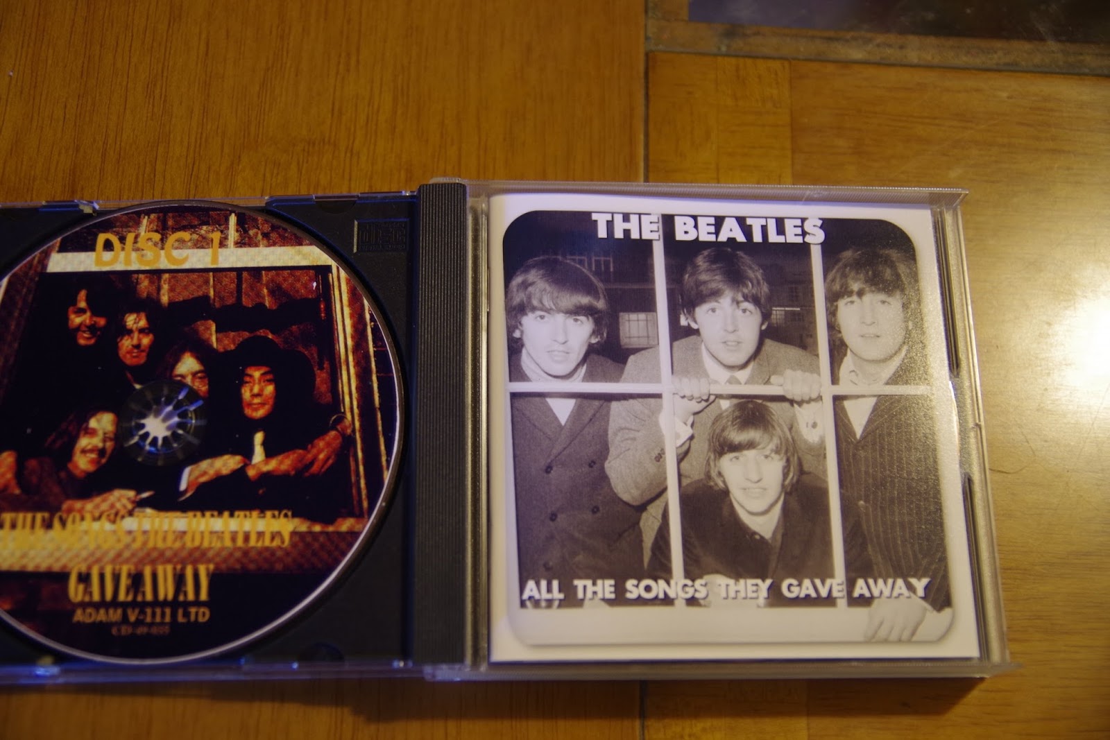 Beatle Collector THE BEATLES THE SONGS THE BEATLES GAVE AWAY COMPLETE BOX