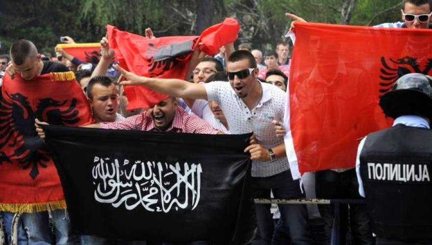 Σχεδιασμοί "Μεγάλης Αλβανίας" και εμπλοκή Ισλαμιστών - εξτρεμιστών