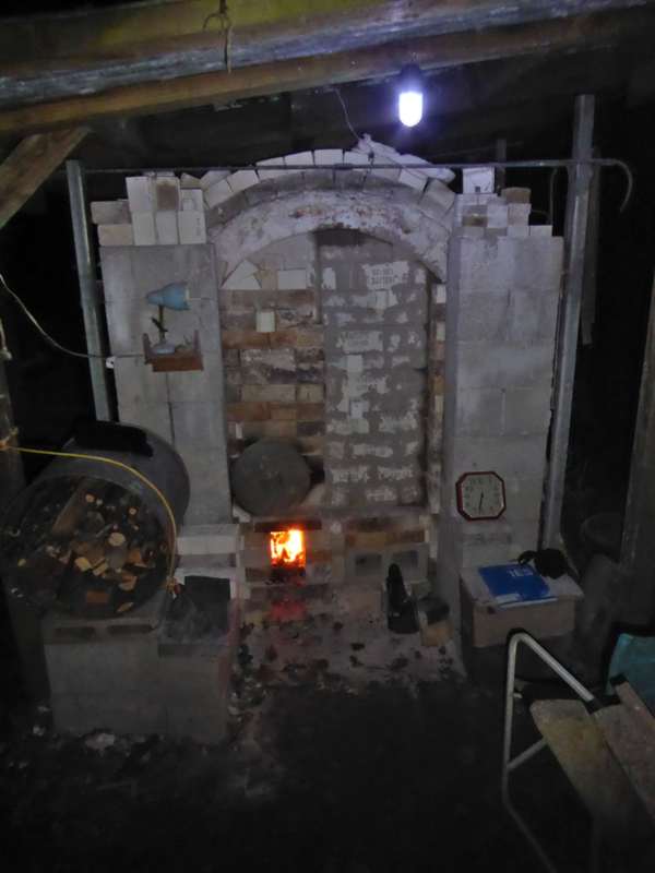 Peter's Pottery How the wood fired kiln works!