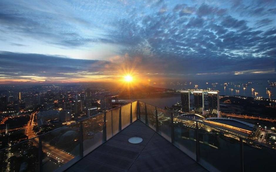 The World’s 30 Best Rooftop Bars… Everyone Should Drink At #9 At Least Once. - The 1- Altitude is located on the 63rd floor in One Raffles Place, Singapore.