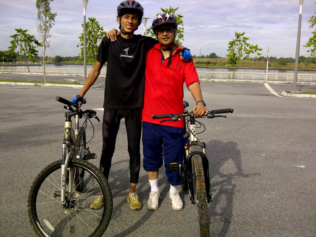 Seri Kepayang Putrajaya waterfront mountain bike ride