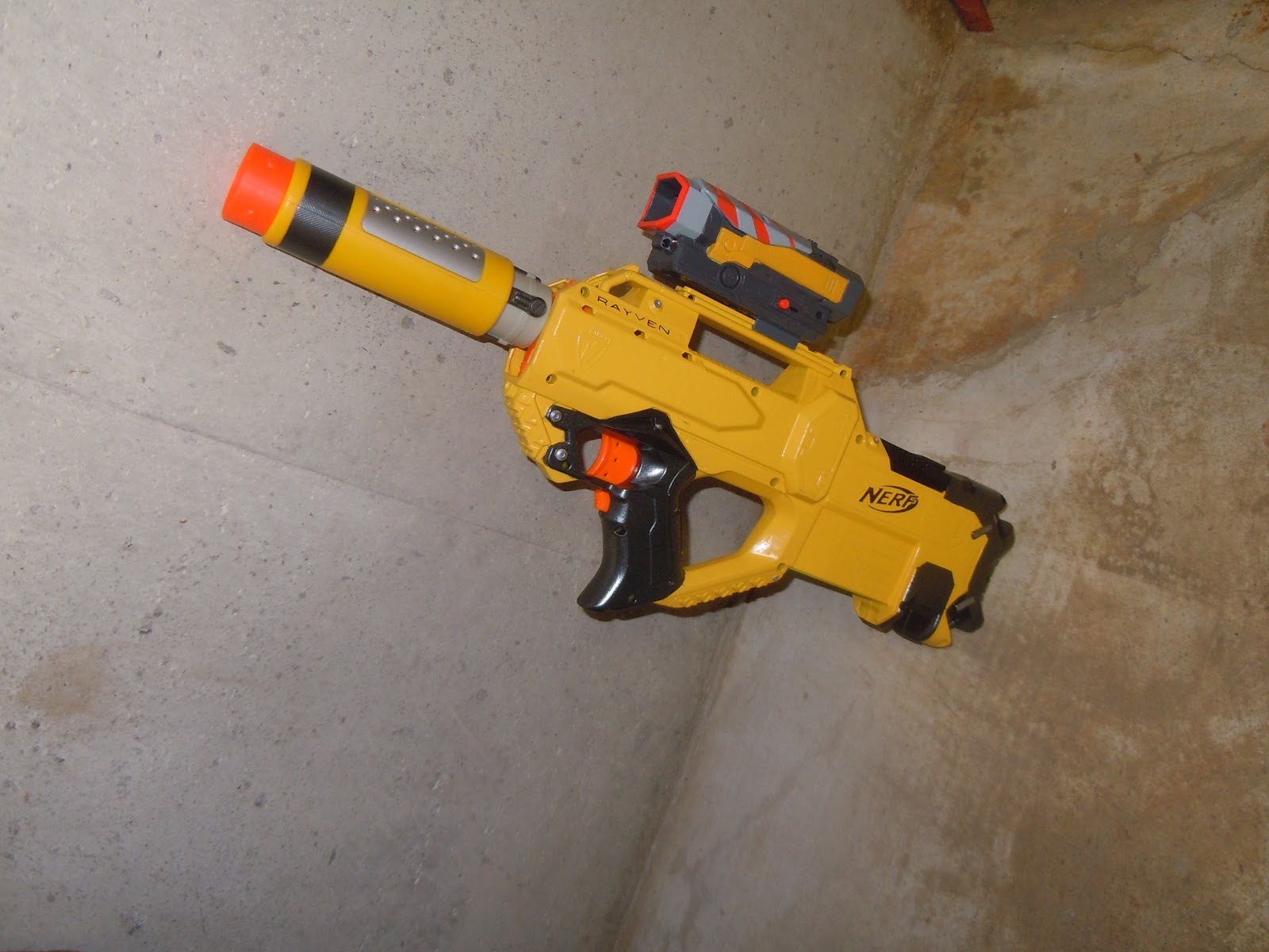Lasagna678 Nerf Mods: Painted Yellow Nerf Rayven