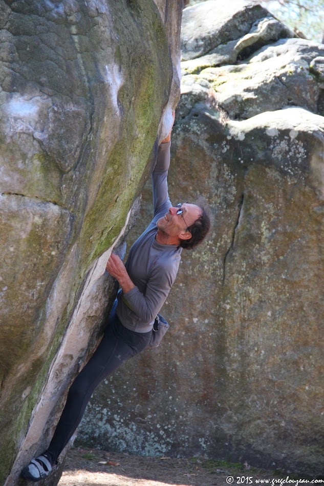 Alain Catté dans la Voie du pin, 6C en DA, Franchard Cuisinière, Fontainebleau Alain Catté dans la Voie du pin, 6C en DA, Franchard Cuisinière, Fontainebleau