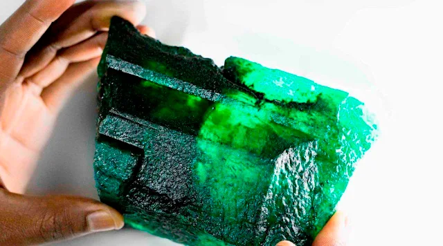 5,655-carat Emerald With 'Golden Green Hue' Discovered