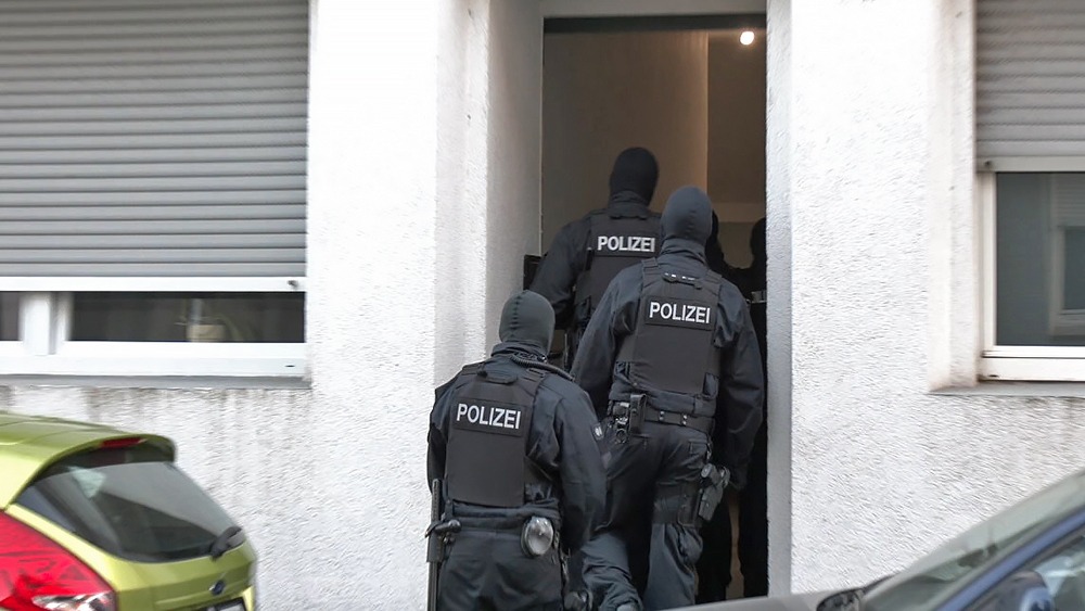Nrw Aktuell Tv Dortmund Razzia Gegen Uberregional Agierende Geldautomatenknacker Sieben Haftbefehle Vollstreckt