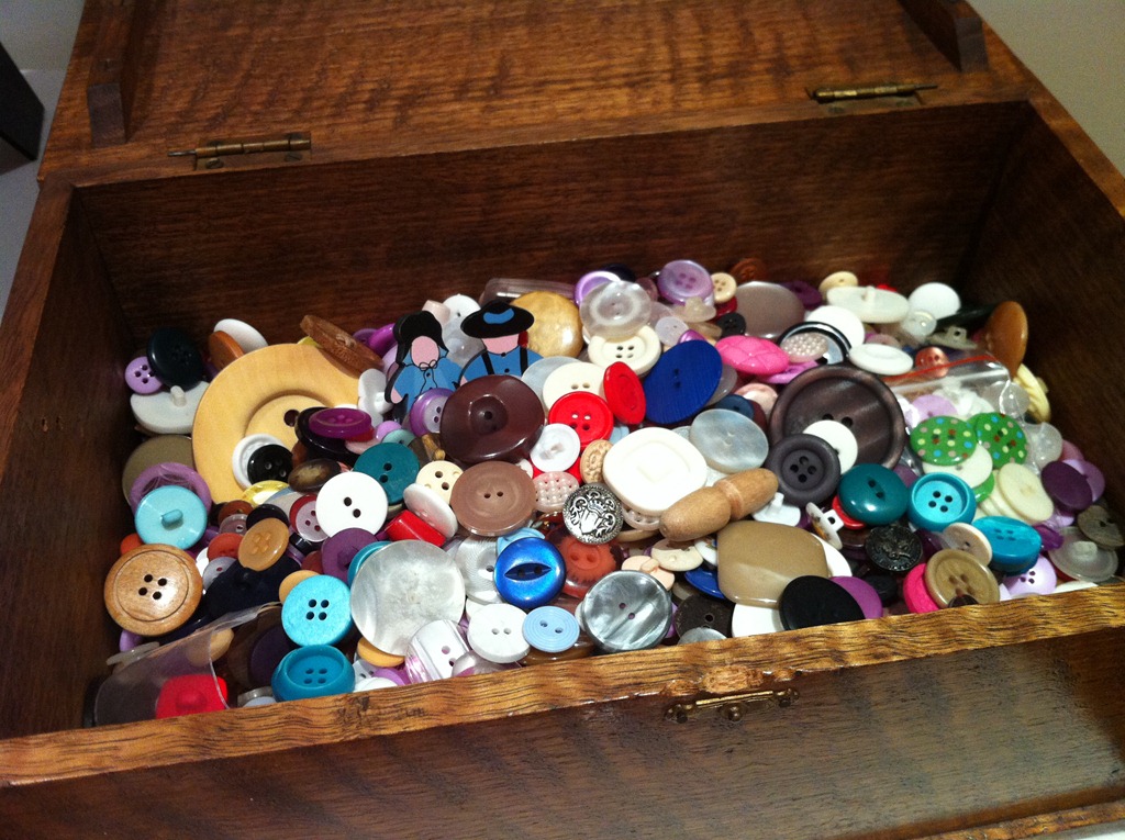 The Pages of Avalon THE OLD BUTTON BOX