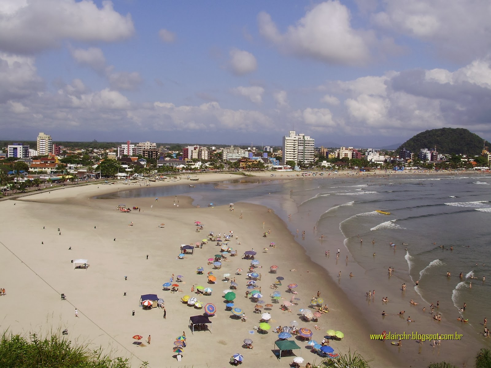 SHOWS E VIAGENS GUARATUBA  A maior praia paranaense