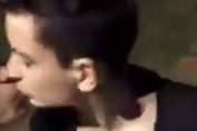 NO ARMÁRIO? Vaza vídeo de Dudu Camargo beijando outro homem