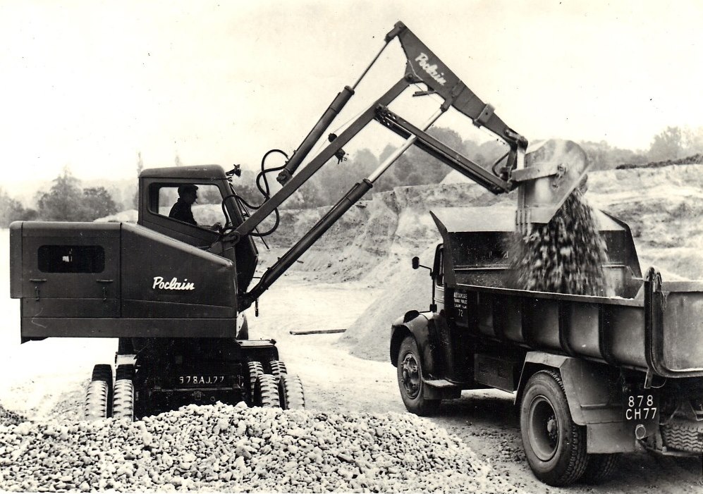Maarakennus koneita. Poclain the first hydraulic excavator in europe