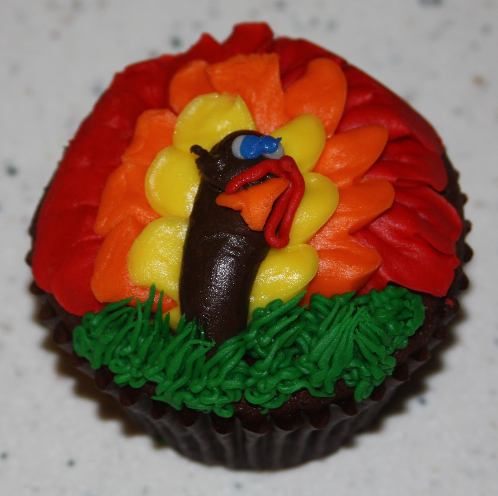 Eating &amp; ...: Thanksgiving Turkey Cupcake Number Two