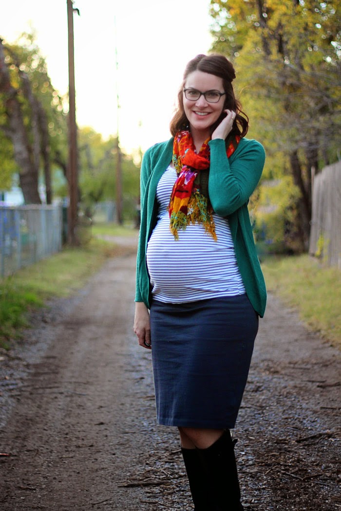 Maternity Style: Stripes and a Pencil Skirt | The Cream to My Coffee