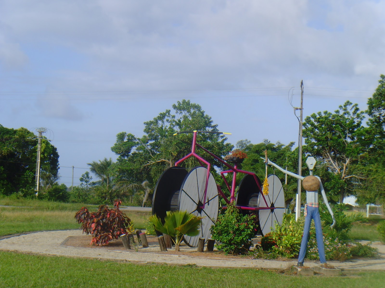 Trois mois guyanais Sinnamary ville d'art moderne ? suite et fin