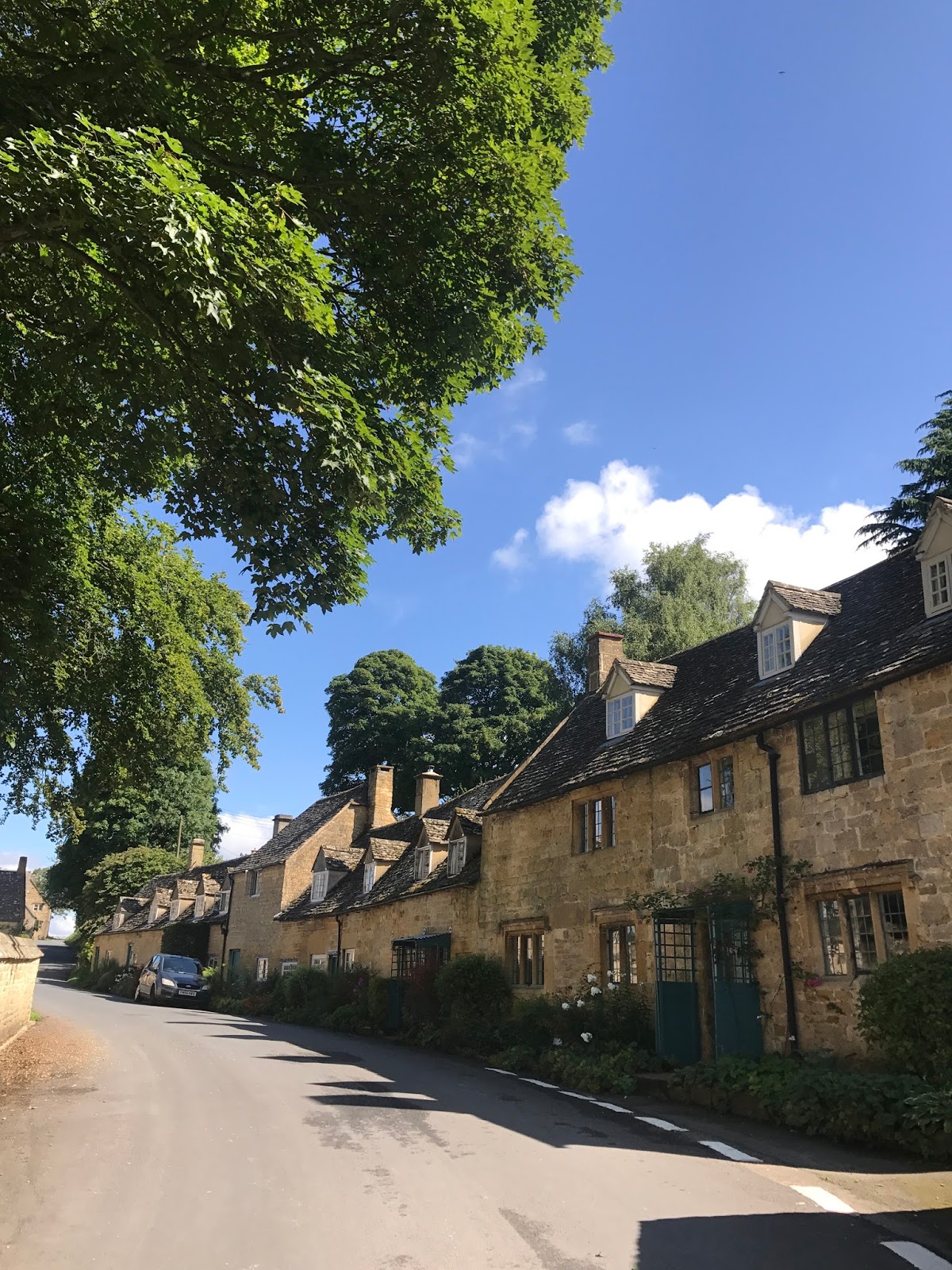 Travel Little Cotswold Cottage and Summer in The Cotswolds Roses