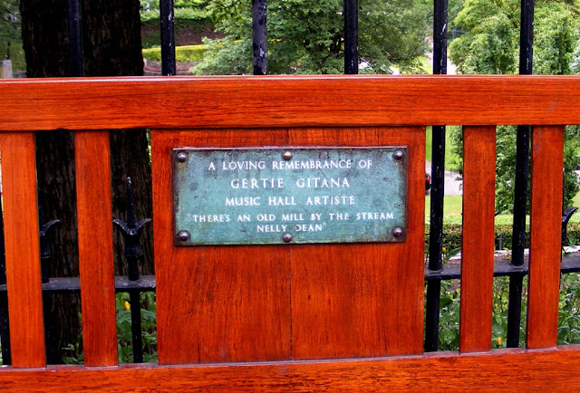 Gertie Gitana bench in Edinburgh