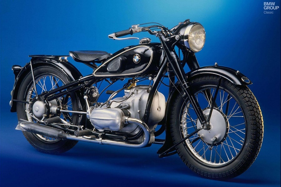 1936 - BMW R5 - LA CYLINDRÉ DE LA RÉPLIQUE EST PASSÉ DE 500 CC À 1800 CC