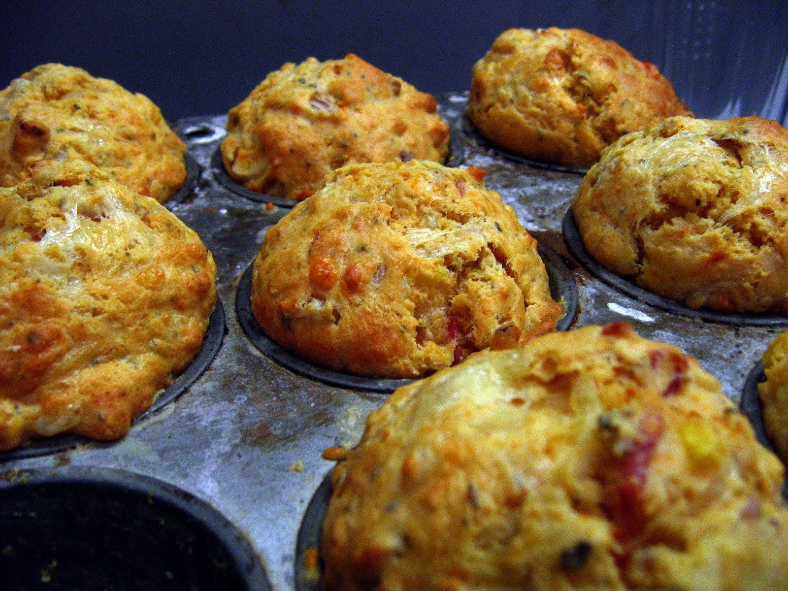 good food in a crap kitchen: Snow, muffins and toddy
