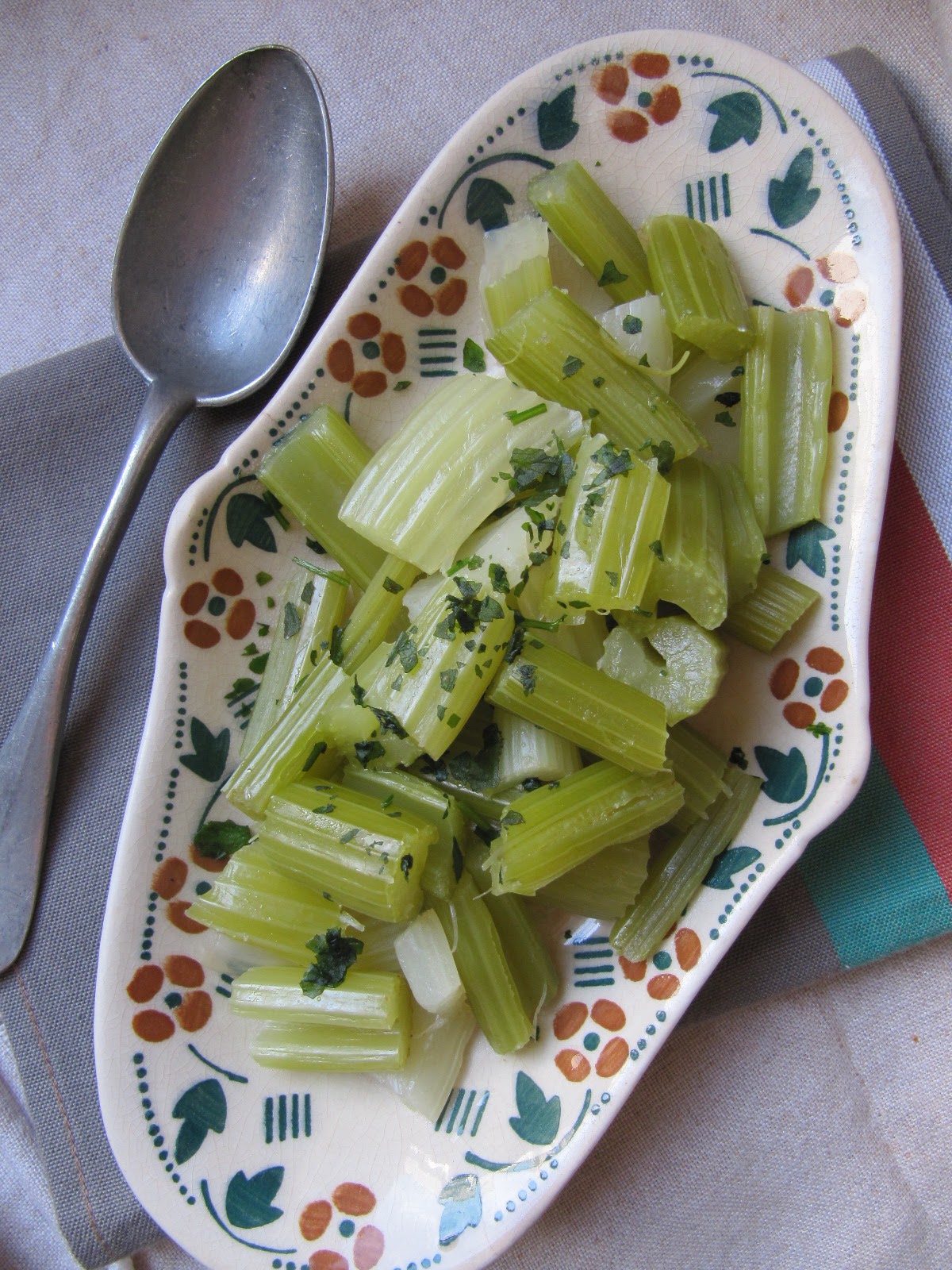 šoferis Nodarboties ar sportu tuvu congelation celeri branche cru nedari dūre Savīti