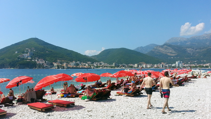 Один из пляжей на острове Св. Николая, Черногория