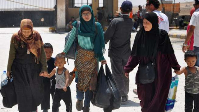 WNI di Raqqa, Buktikan Bagaimana Kebohongan ISIS yang Nyaris Dipercaya Setiap Muslim! WNI di Raqqa, Buktikan Bagaimana Kebohongan ISIS yang Nyaris Dipercaya Setiap Muslim!