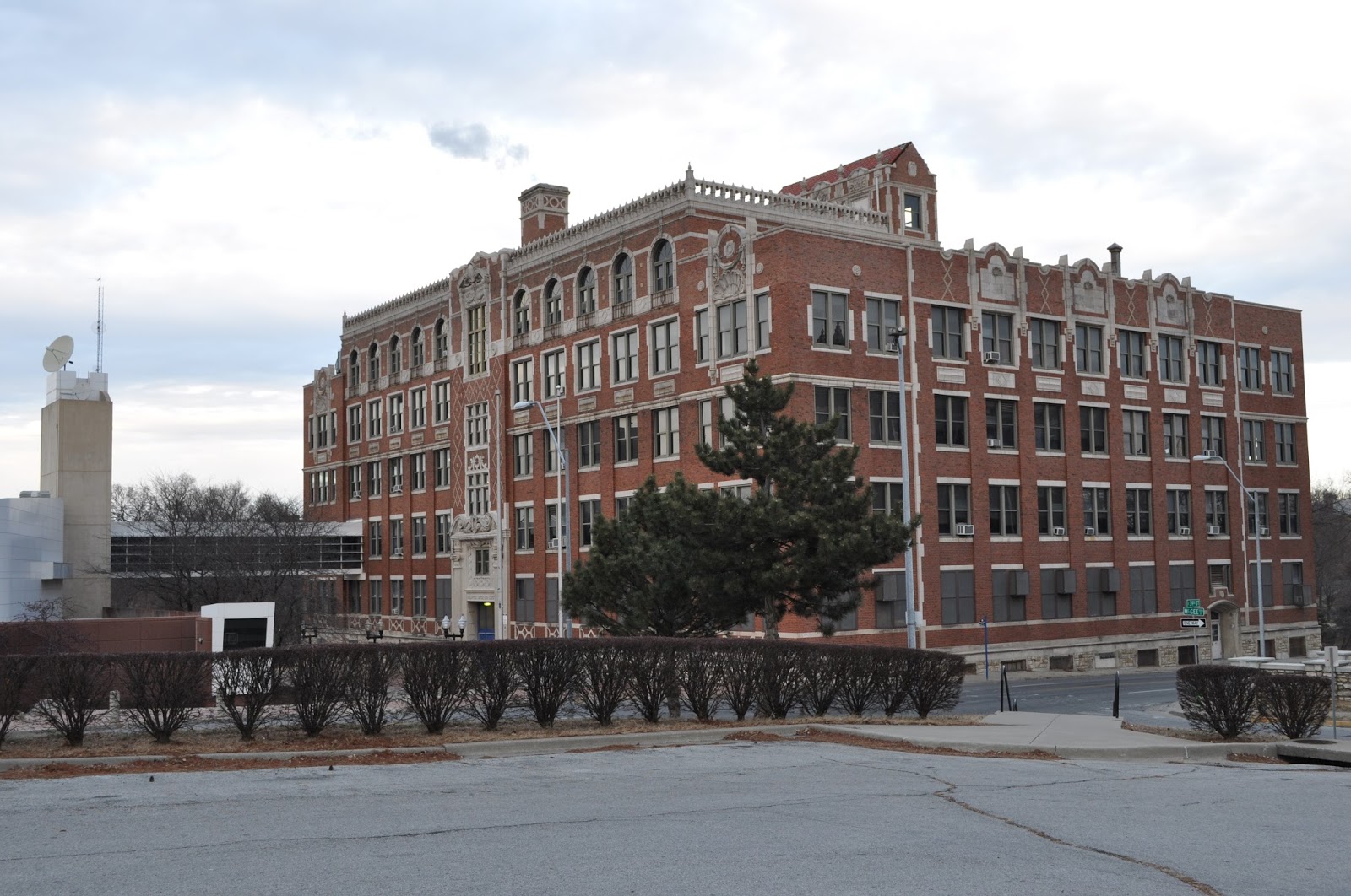 The Southmoreland Neighborhood in Kansas City, MO KCPS Board to Consider Sale of Westport