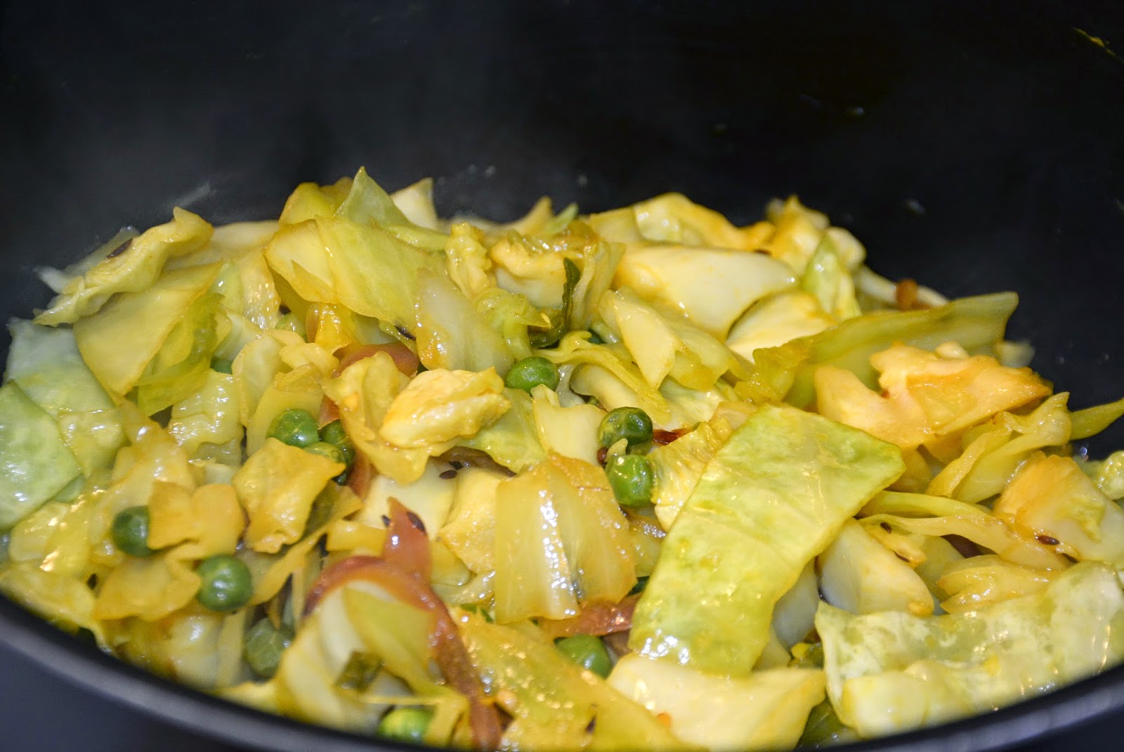 Nepali Tummy!!: The Very Basic: Cabbage Green Peas Curry Recipe!!