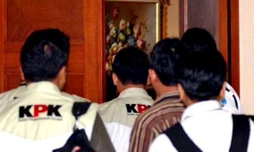 Lima Orang Ditangkap dalam OTT KPK di Blitar dan Tulungagung 