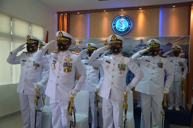 Yeheskiel Katiandagho dan Prajurit Lantamal X Ikuti Upacara Peringatan HUT ke 75 TNI-AL secara Virtual Yeheskiel Katiandagho dan Prajurit Lantamal X Ikuti Upacara Peringatan HUT ke 75 TNI-AL secara Virtual