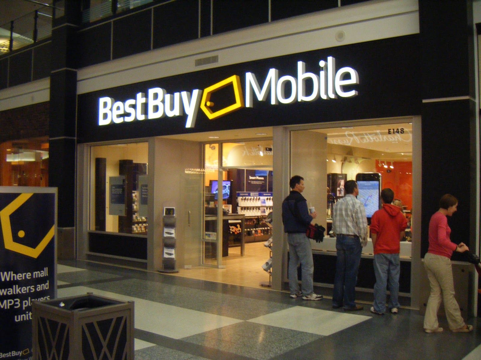 VAREJO HIGHTECH Best Buy amplia oferta de "Mobile Stores" nos EUA
