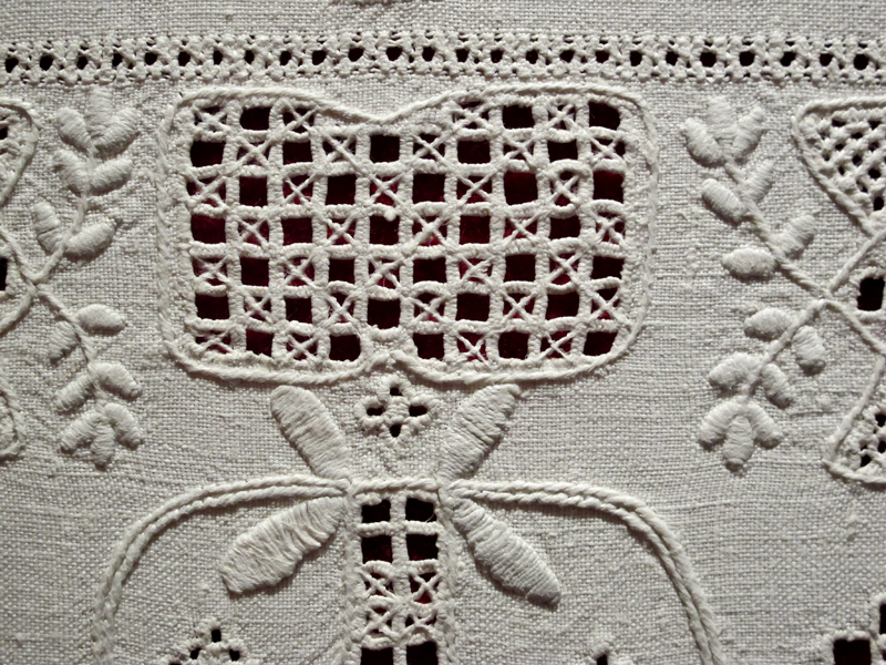 by rios HEDEBO EMBROIDERY.