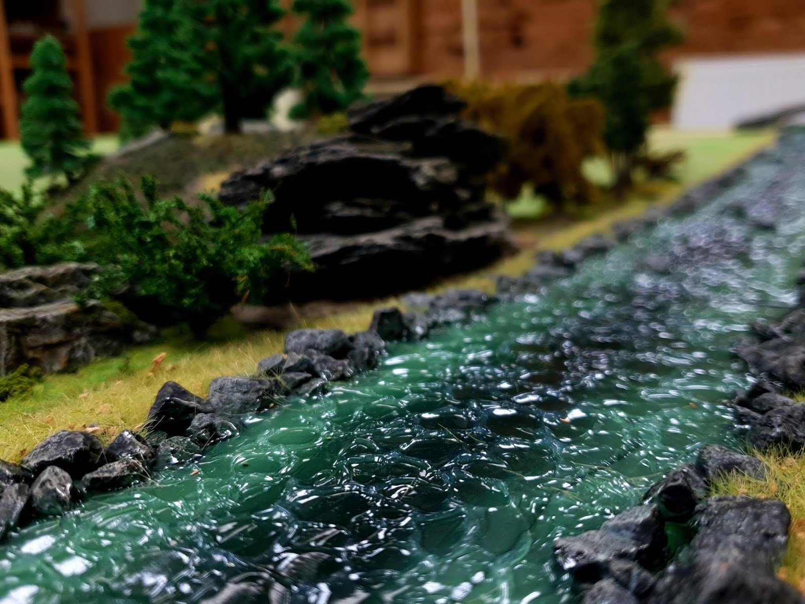 Речка на участке своими руками. Водопад-фонтан ручеек садовый. Сухой ручей. Как сделать речку. Ландшафтная местность макет.