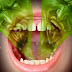 Κακοσμία του στόματος: Τι την προκαλεί και πώς θα απαλλαγείτε