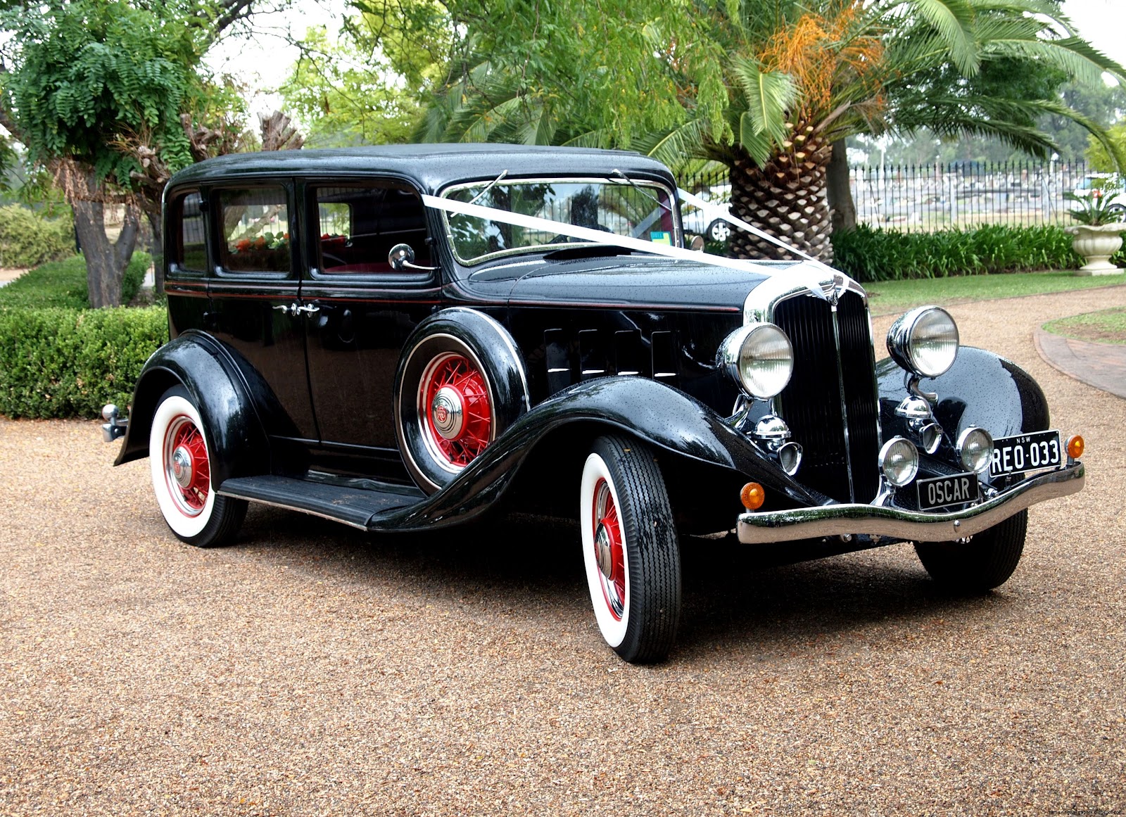 Exclusive Vintage Wedding Cars  HUNTER BRIDE