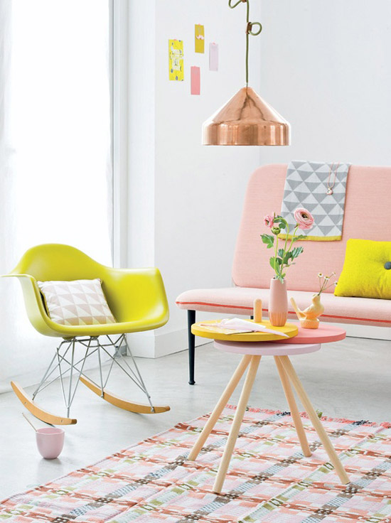 Pop and neo retro pastels in the living room via 101woonideeen.