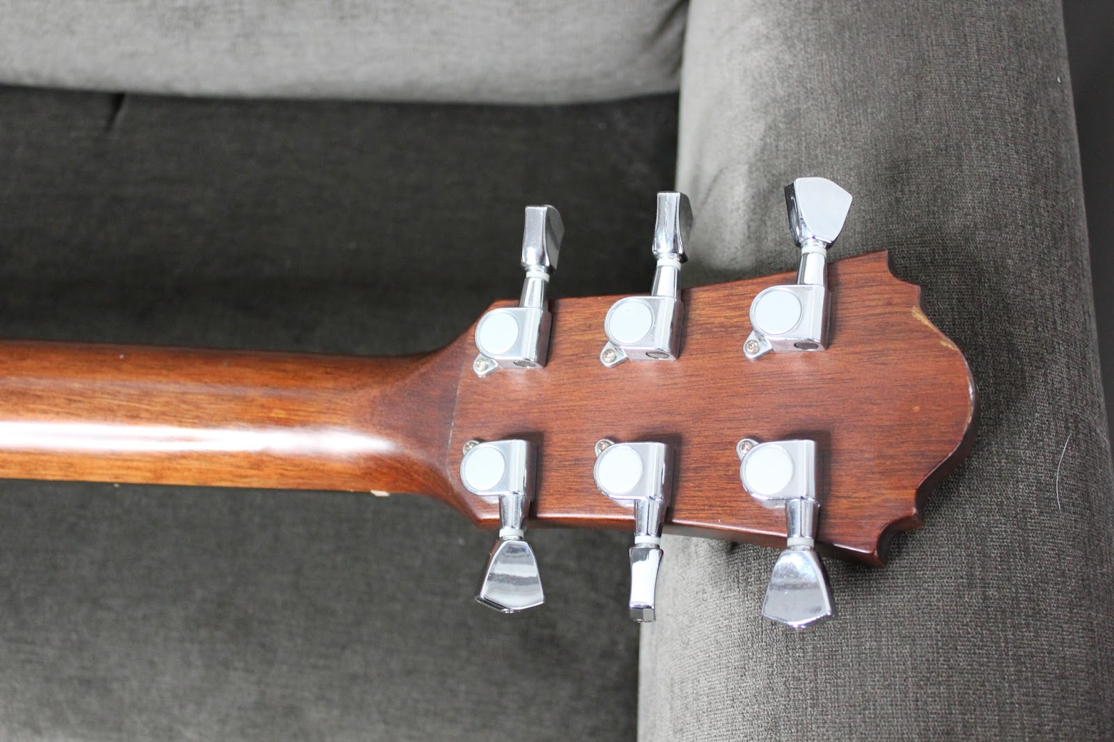 Edwin's Guitar Journey Ibanez AE10LG Acoustic Electric Guitar Demo Review