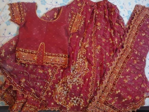 BEAUTY AND FASHION: BRiDAL DRESSES MAROON