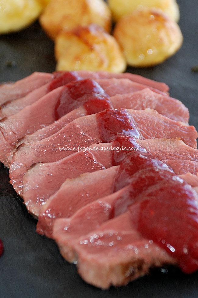 Magret de pato con salsa de frambuesas Magret de pato con salsa de frambuesas