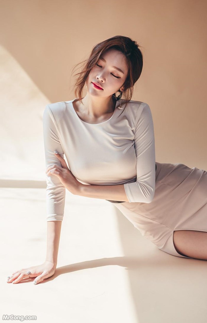 Beautiful Park Jung Yoon in the April 2017 fashion photo album (629 photos) photo 21-16