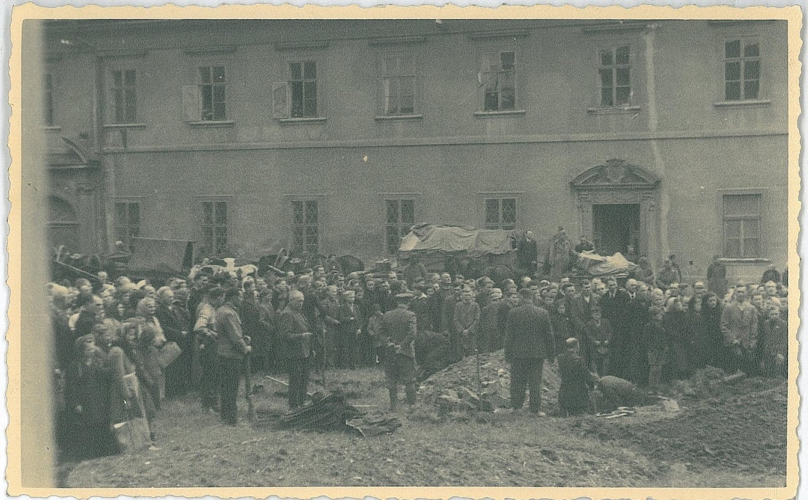 Похороны красноармейцев в Пршиборе 08.05.1945