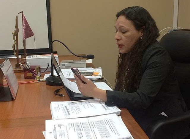 Jueza dicta la primera sentencia del Perú por WhatsApp Jueza dicta la primera sentencia del Perú por WhatsApp