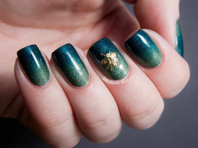 Chalkboard Nails: Sponged gradient with bee nail charm