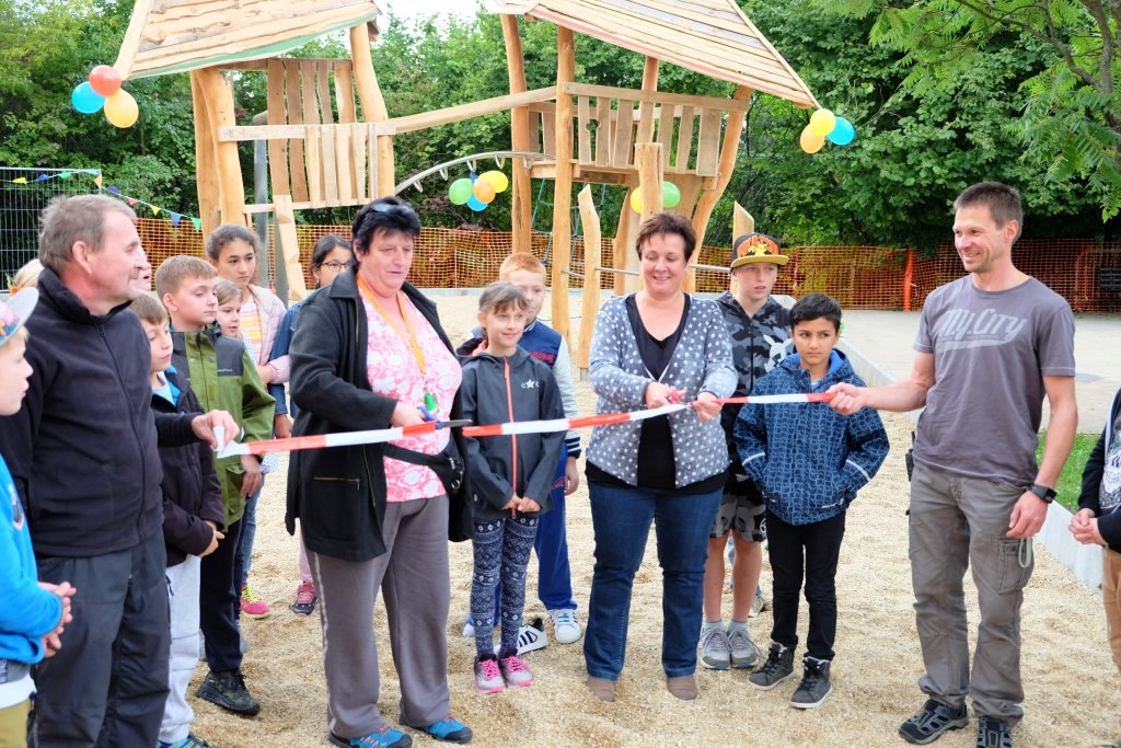 Essence Blogger Event Bitches Love Candy Swiss Beauty Fashion