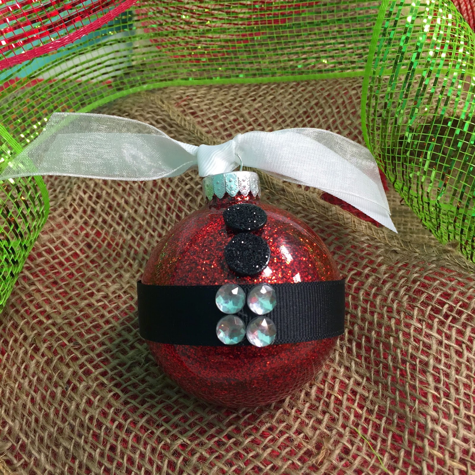 Oh Christmas Tree Crafts: Glittered Reindeer Ornament