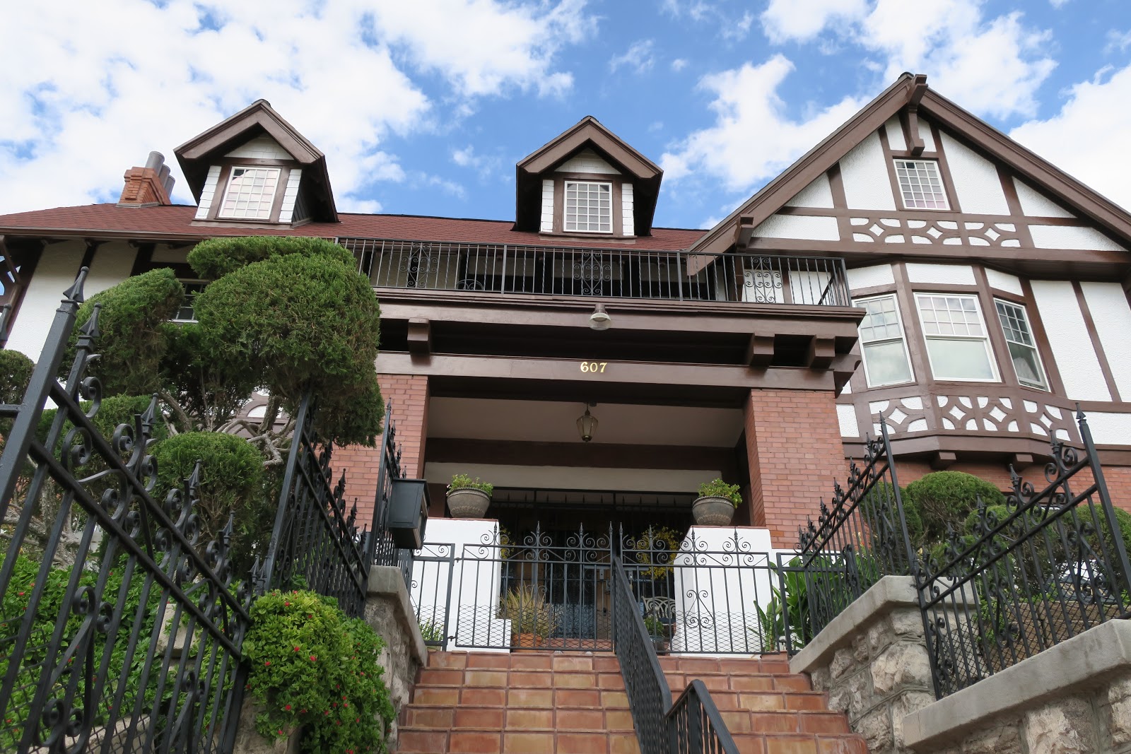 Living Rootless El Paso Sunset Heights on Prospect and Yandell