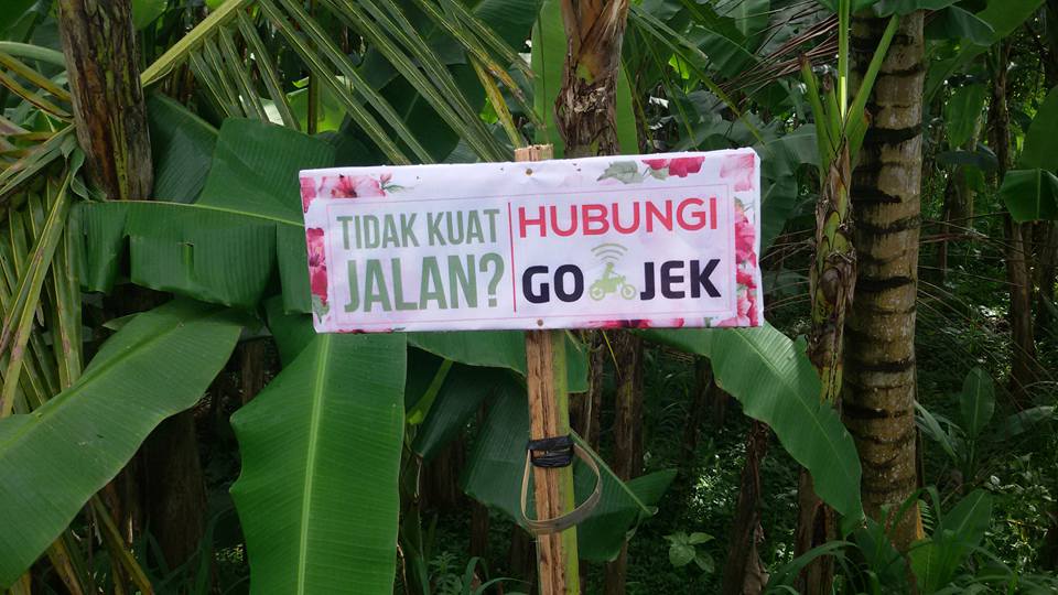 Kocak! Penunjuk Jalan Menuju Lokasi Resepsi Yang Bikin Heboh Kocak! Penunjuk Jalan Menuju Lokasi Resepsi Yang Bikin Heboh