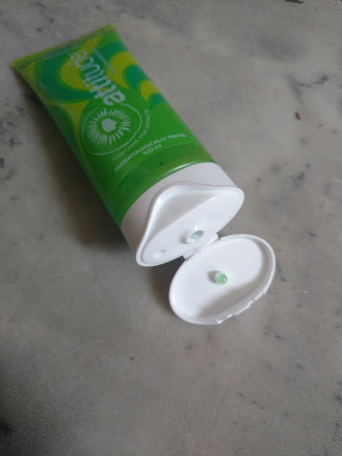 Bornbeautifull Amway Attitude Kiwi Fruit Face Wash Review