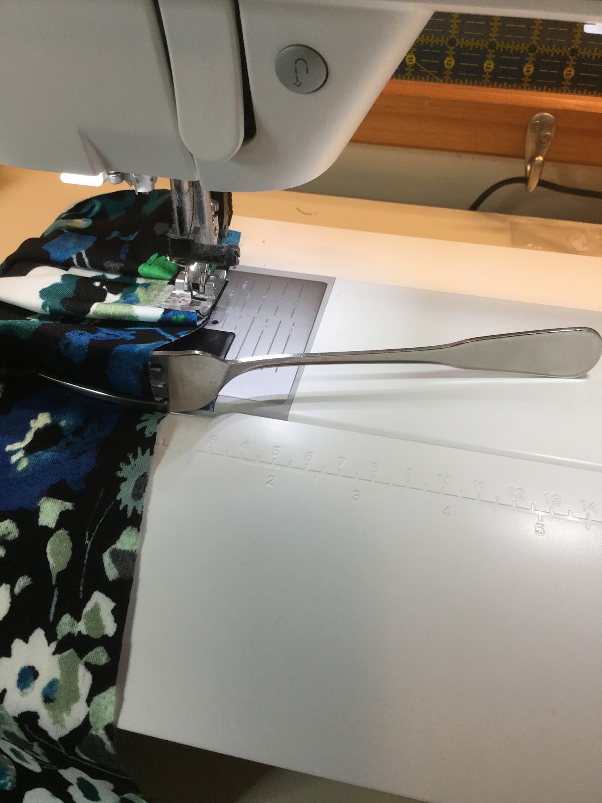 Seamly Behaviour Making Pleats with a fork???