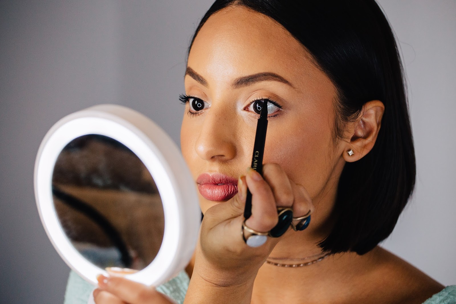 Makeup Talk: Clarins 3-Dot Liner Review Bobbed Brunette