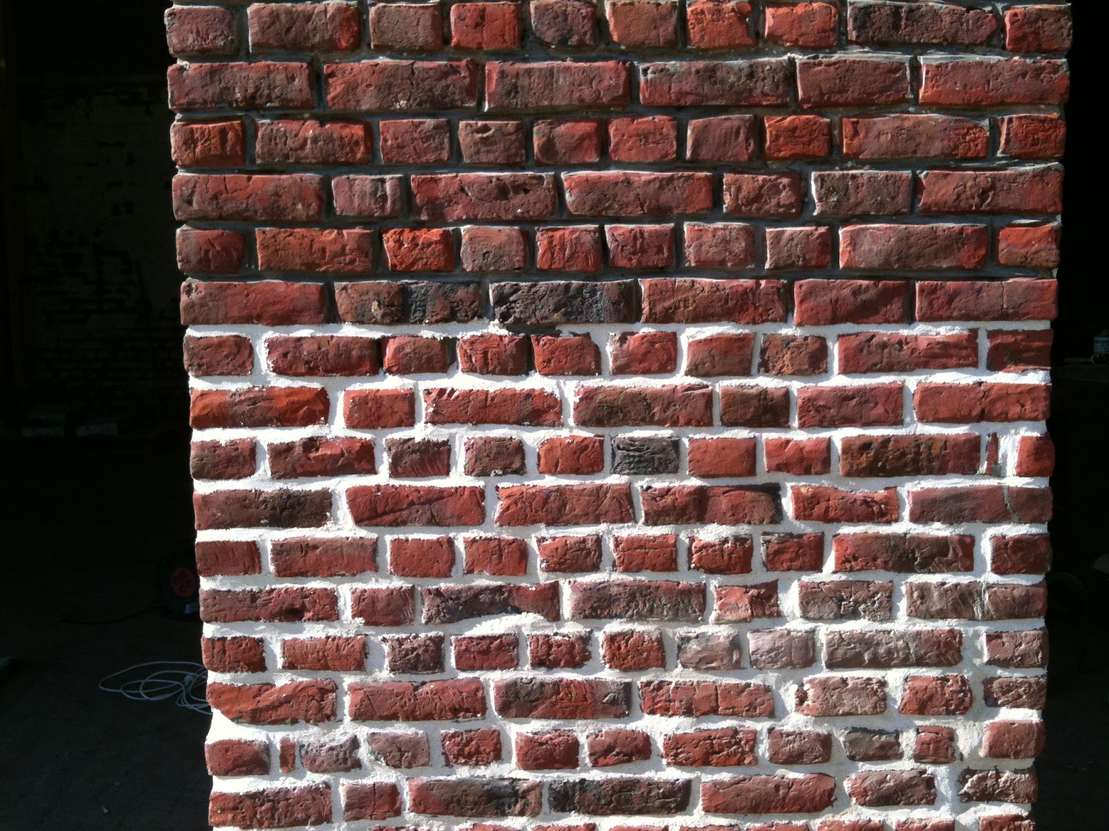 La grange qui deviendra Loft Début des joints sur le mur