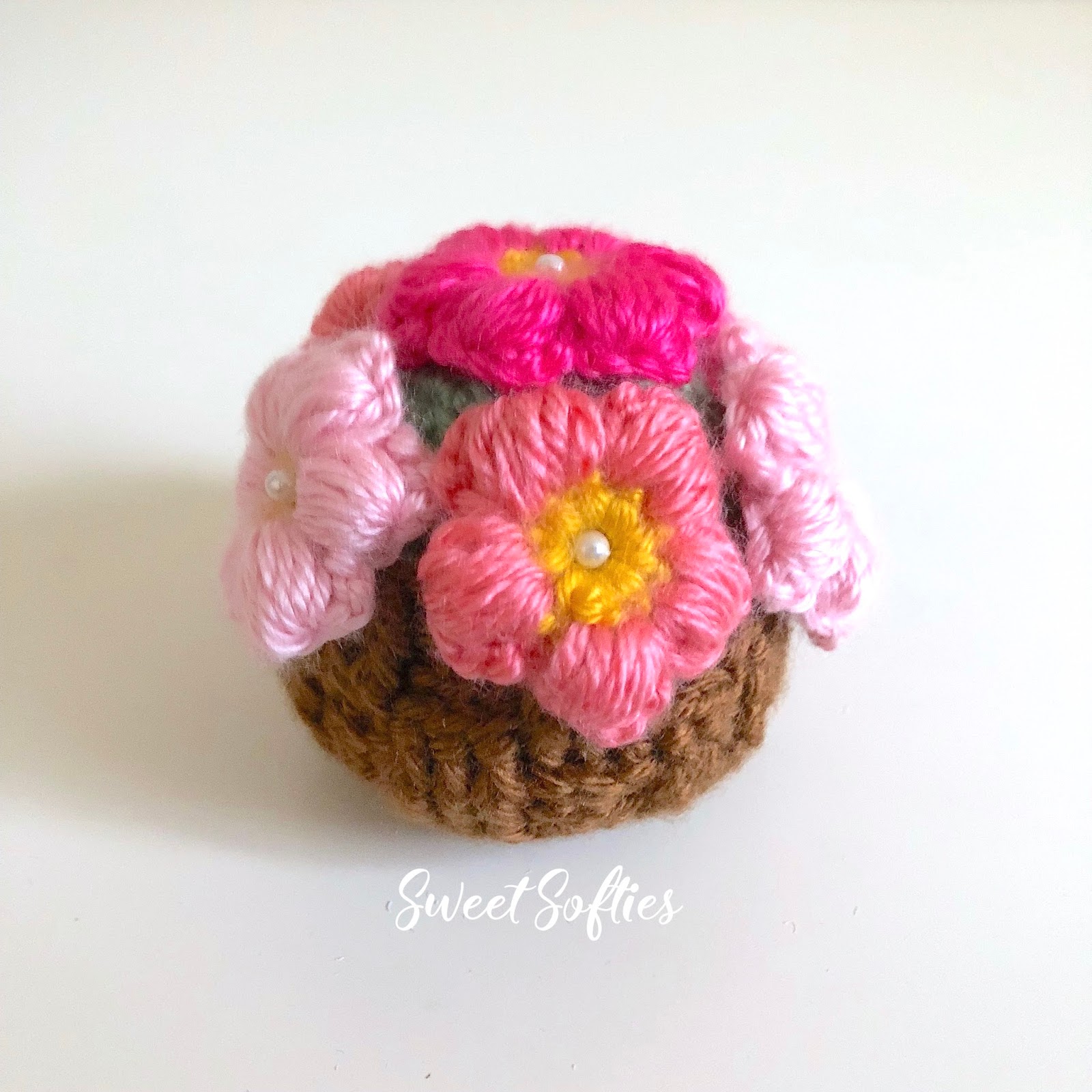 "Loving You" Flower Pot (Free Crochet Pattern) Sweet Softies
