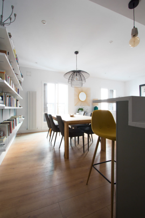 Hogar elegante con madera en Madrid